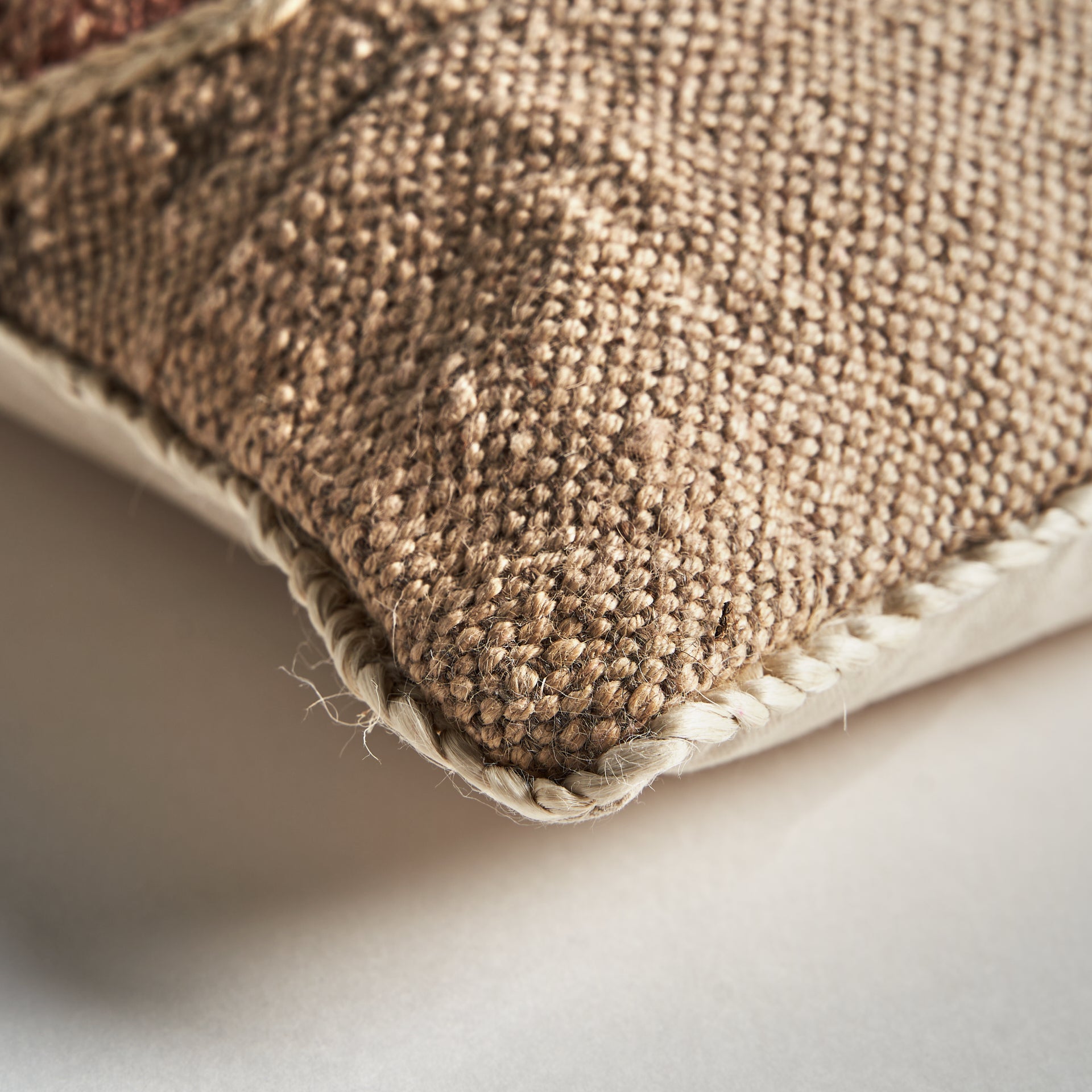 ELGIN CUSHION